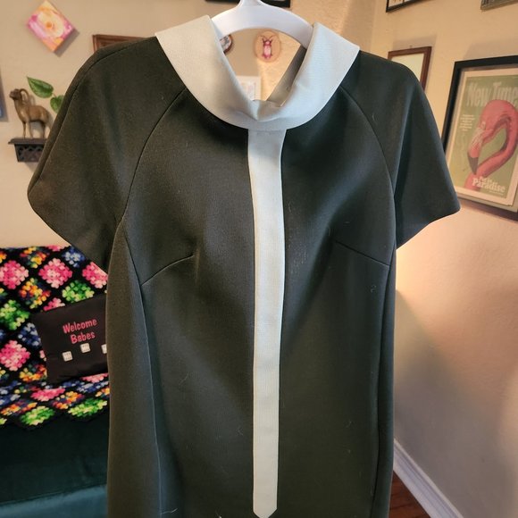 Beautiful Vintage 1960s Mod Button-Down Back Dress with Pockets Butte Knit - Picture 2 of 8